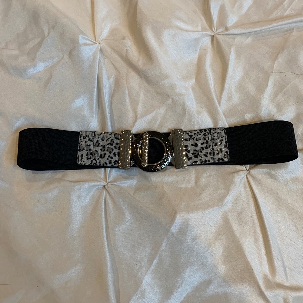 Chico’s Black/Gray Leopard Stretch Belt sz S